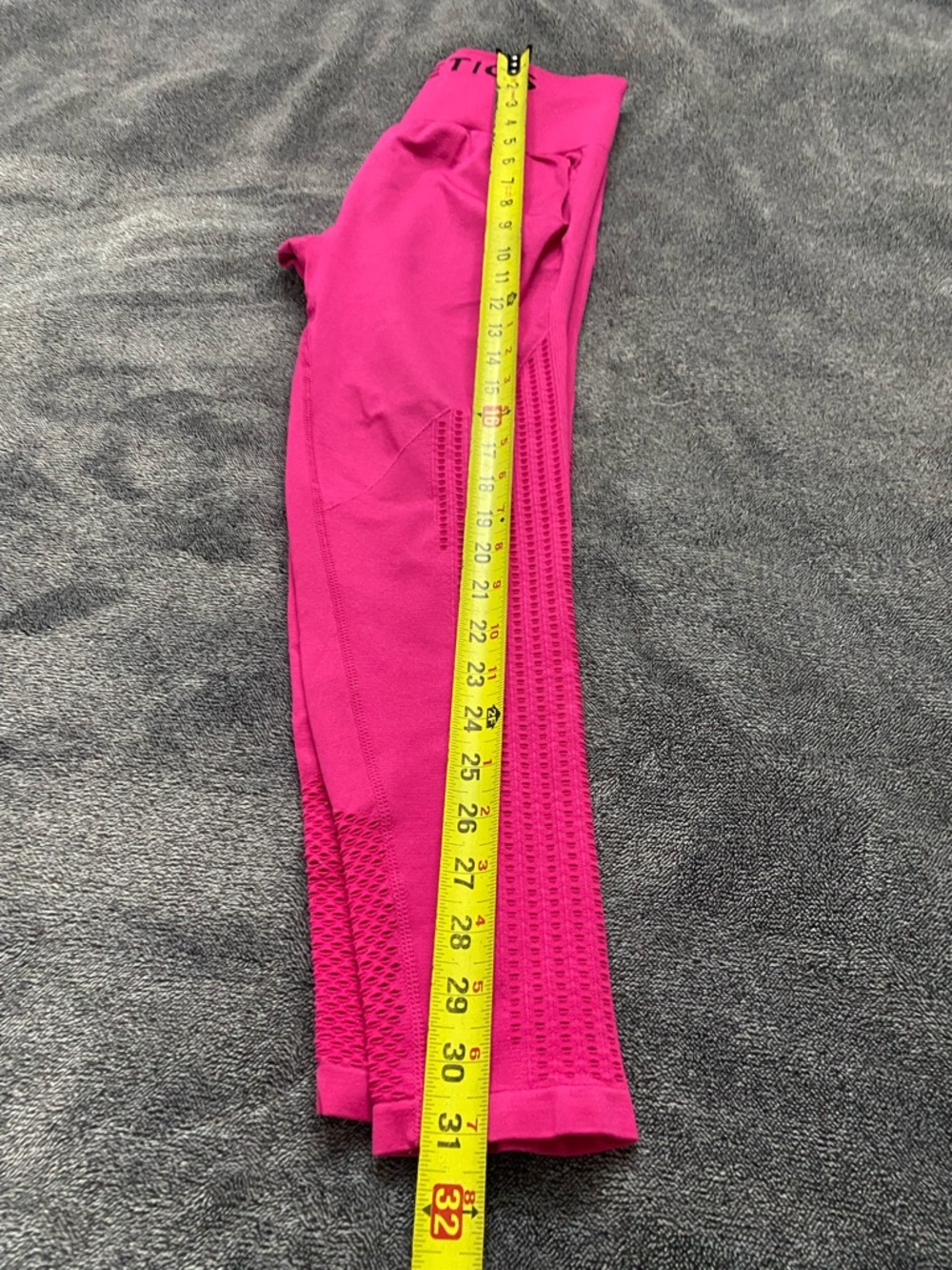 Fabletics Hot Pink Seamless High-Waisted Perforated Leggings Size S/M Like New - Picture 7 of 8